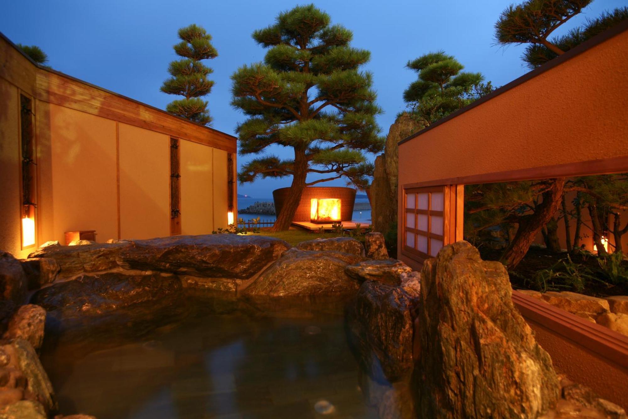 Hotel New Awaji Sumoto Exteriör bild
